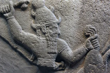 Detail van een stormgod stele